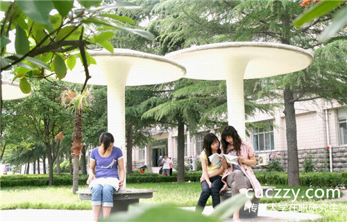 中国传媒大学在职研究生同等学力完成考试就成拿到证书了